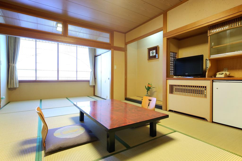 Awara Onsen Hot Spring Koubou Gurabaatei Hotel Ruang foto