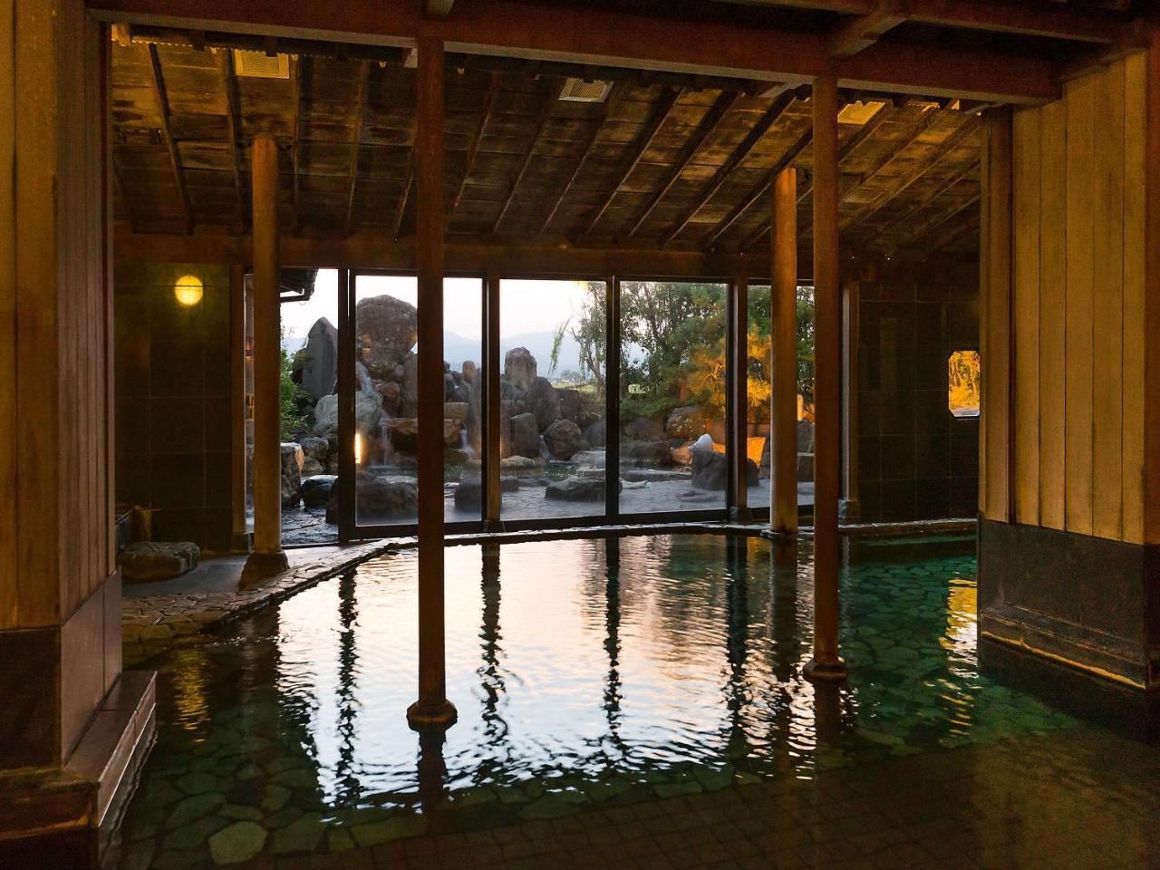 Awara Onsen Hot Spring Koubou Gurabaatei Hotel Bagian luar foto