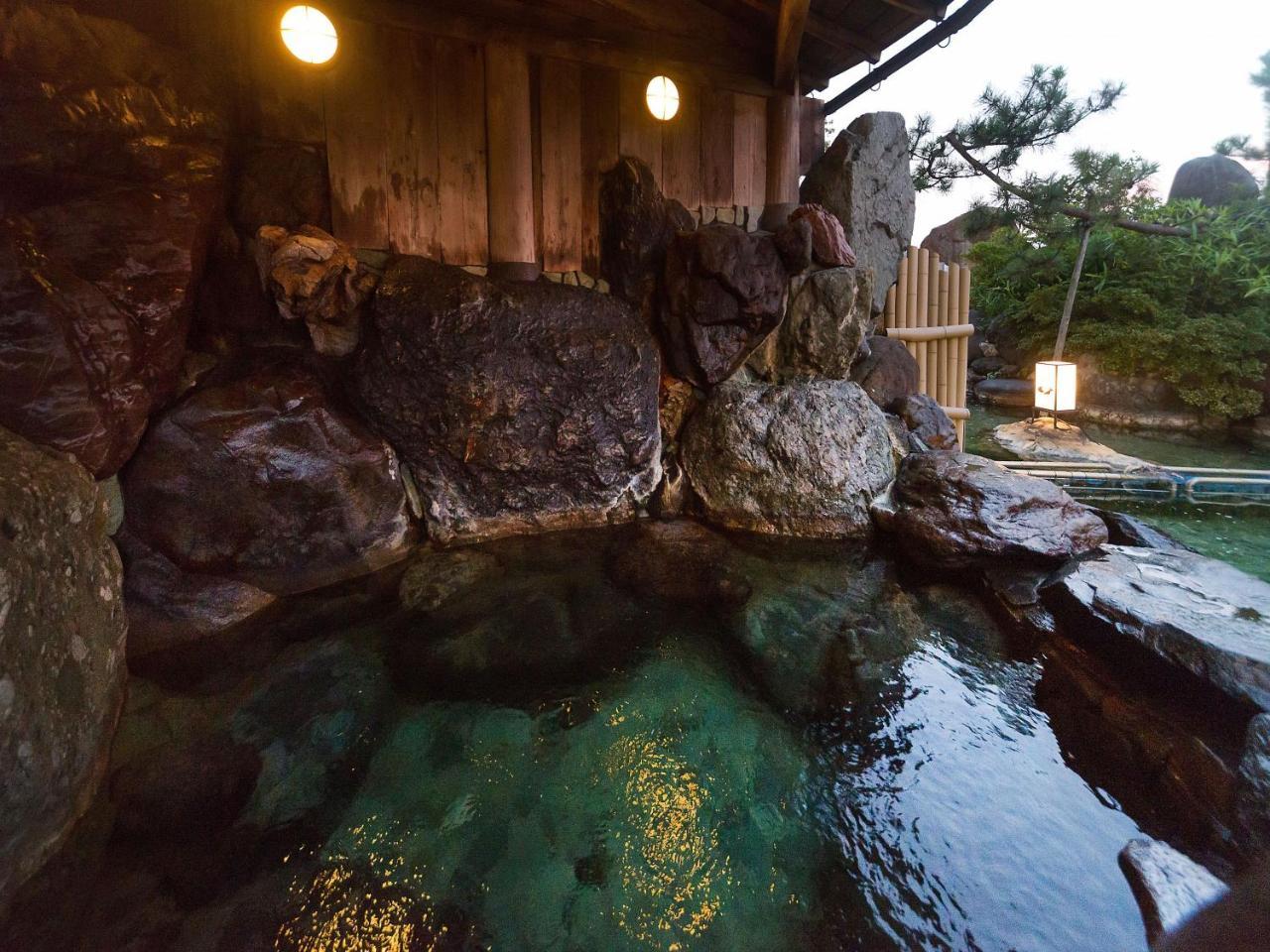 Awara Onsen Hot Spring Koubou Gurabaatei Hotel Bagian luar foto