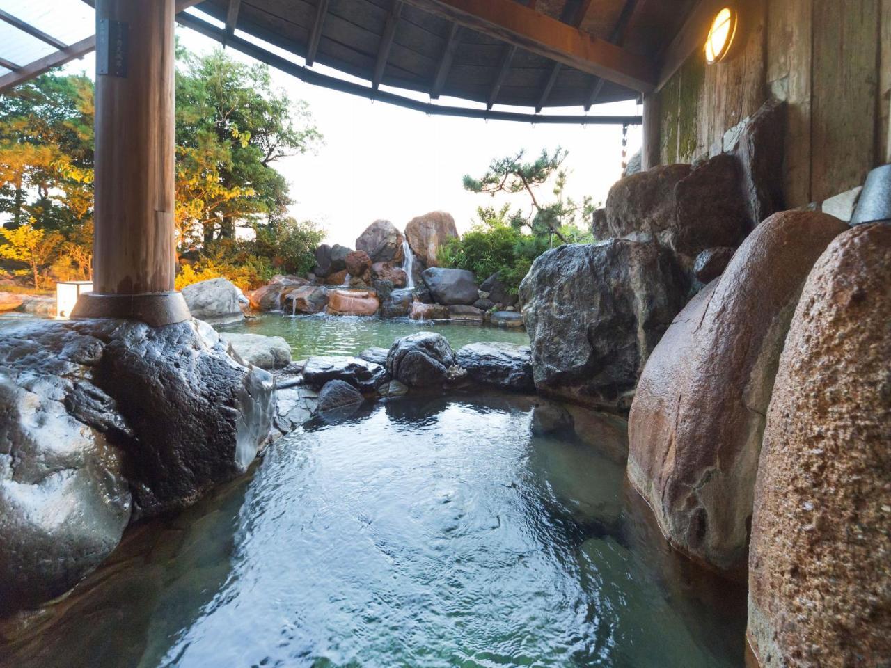 Awara Onsen Hot Spring Koubou Gurabaatei Hotel Bagian luar foto